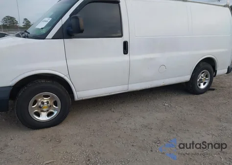 2008 Chevrolet Express Work Van из США, поврежденный, VIN 1GCFG15XX81132738